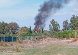 Μεγάλη φωτιά στον σκουπιδότοπο στην Λευκάδα.