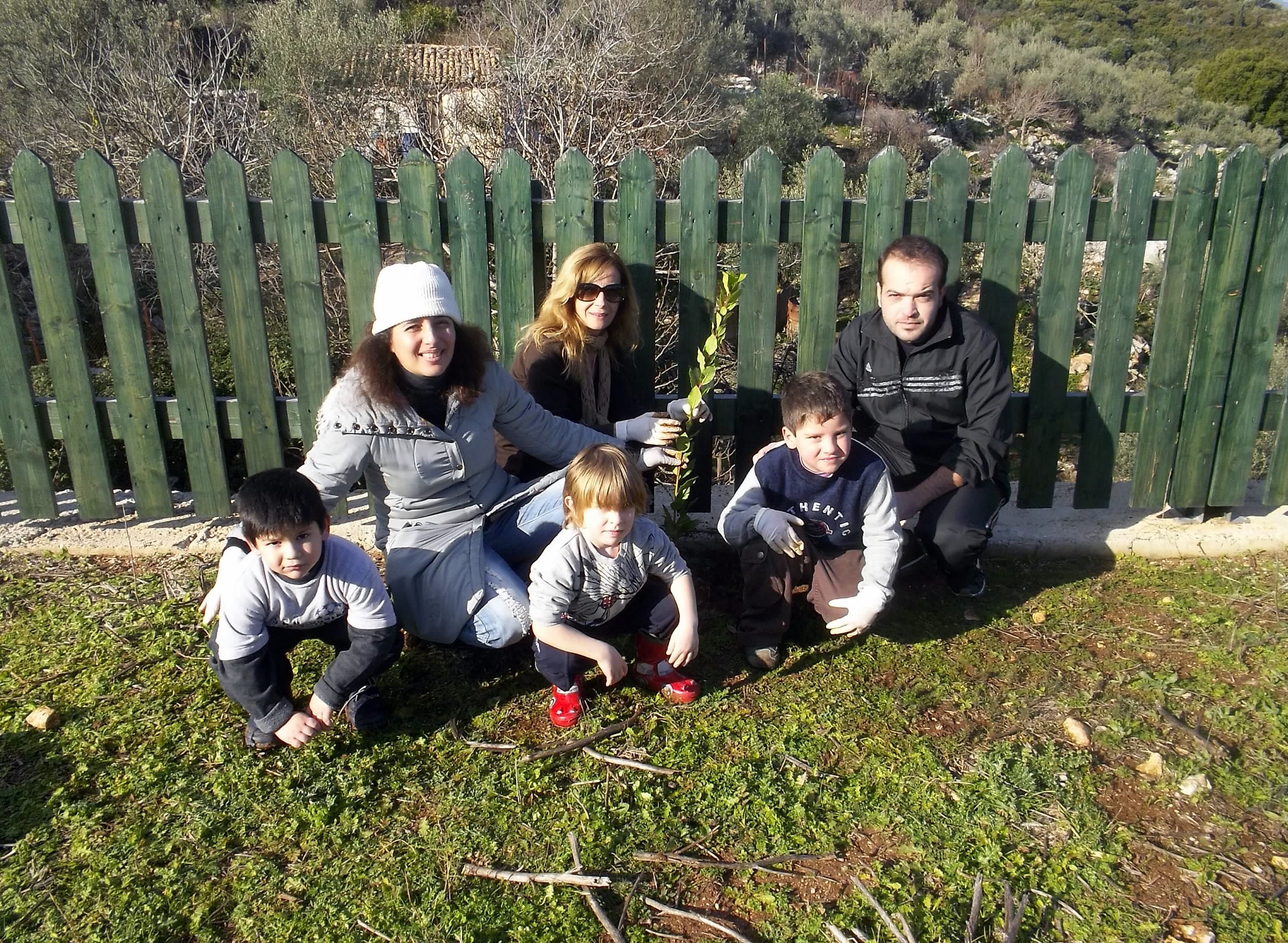 Δενδροφύτευση στη παιδική χαρά Κατωμερίου έκαναν τα παιδάκια του Νηπιαγωγείου Μεγανησίου