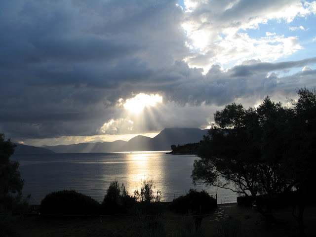 Νοιώθω για σε, πατρίδα μου…