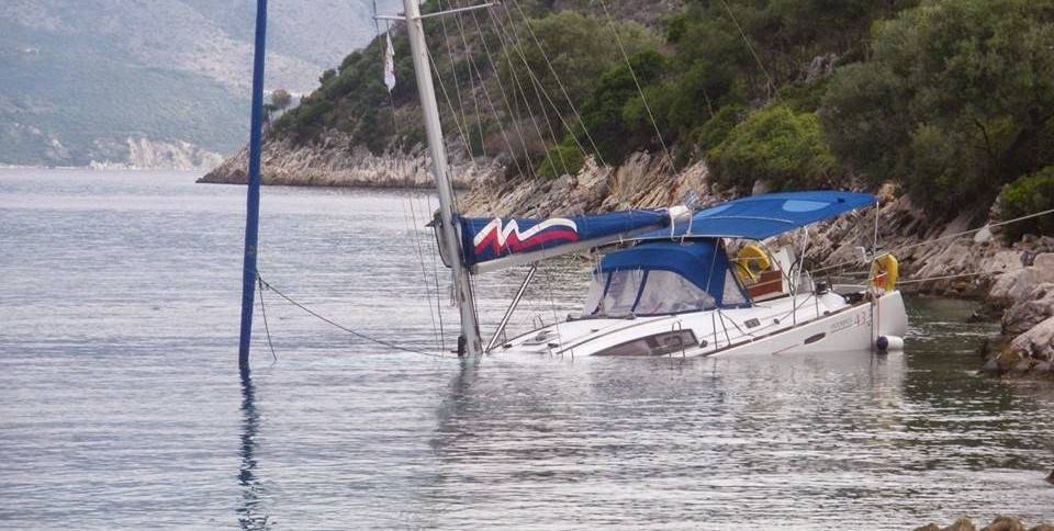 Κινδύνεψαν 13 τουρίστες από ξαφνικό μπουρίνι στον Καστό